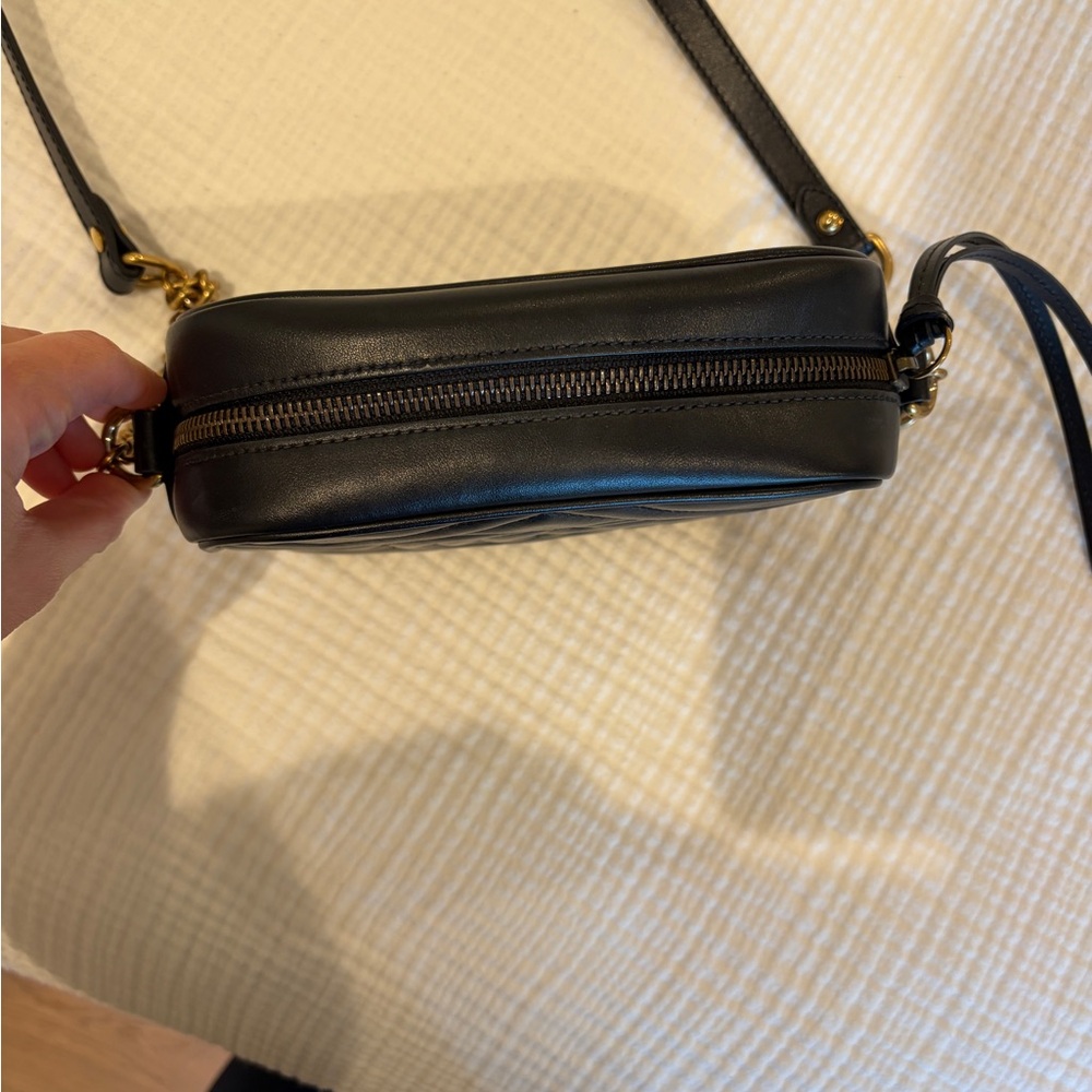 Gucci Black Quilted Leather GG Crossbody Bag - PRISTINE CONDITION - Picture 3 of 5